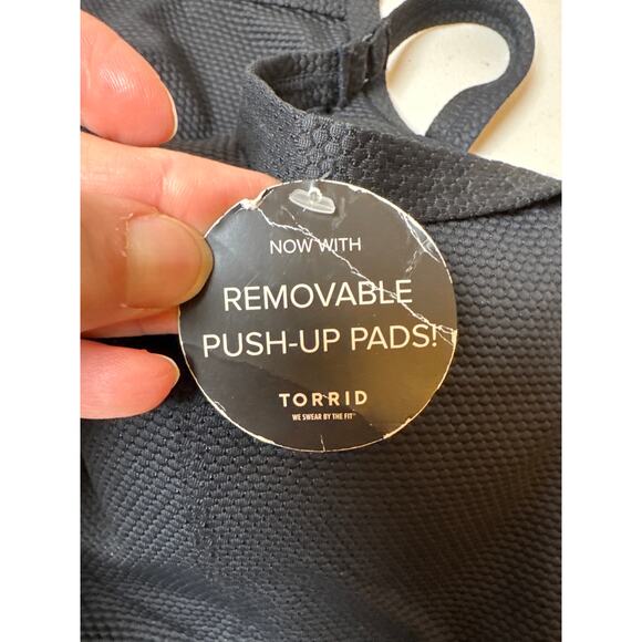 Torrid Vixen Textured Push Up Halter Black & White NWT One Piece Swimsuit 1X - Picture 5 of 11